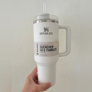 NWT 2023 Stanley Flowstate Quencher Limited Edition Hearth & Hand H2.0 T…